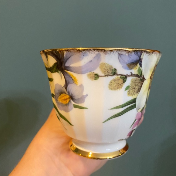 Pair Of Duchess Teacups & Saucers - Floral DUC97 - English Fine Bone China - Picture 10 of 12